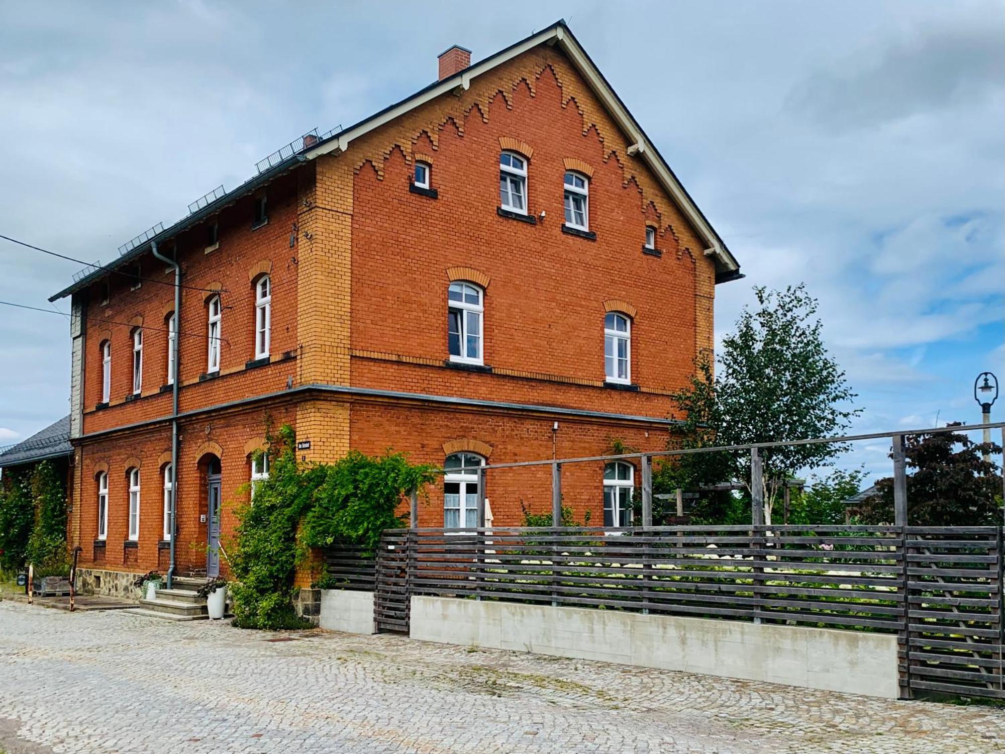 Appartement Bahnhof Frauenstein Wartehalle