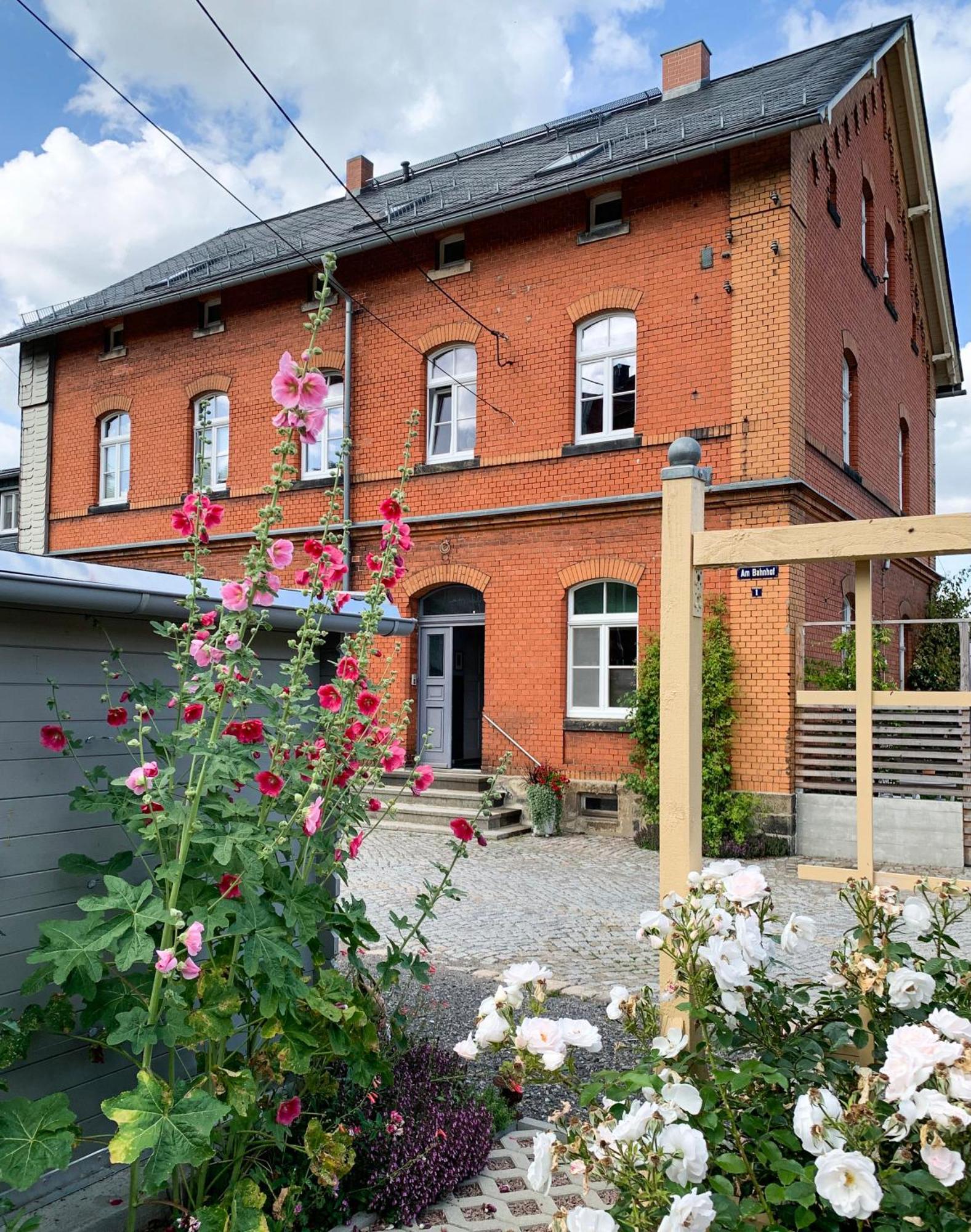 Appartement Bahnhof Frauenstein Wartehalle *